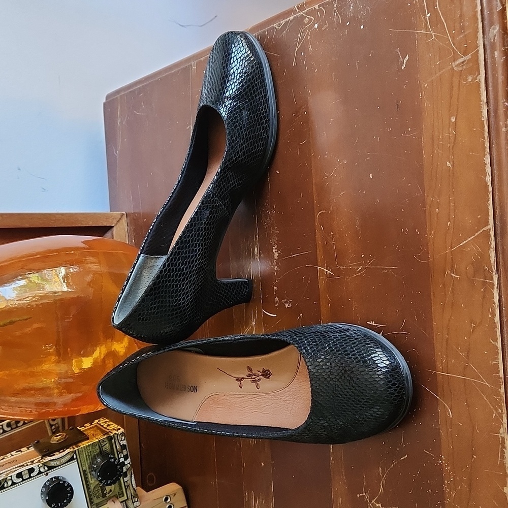 Ros Hammerson Round Toe Black Leather Heel Size 8